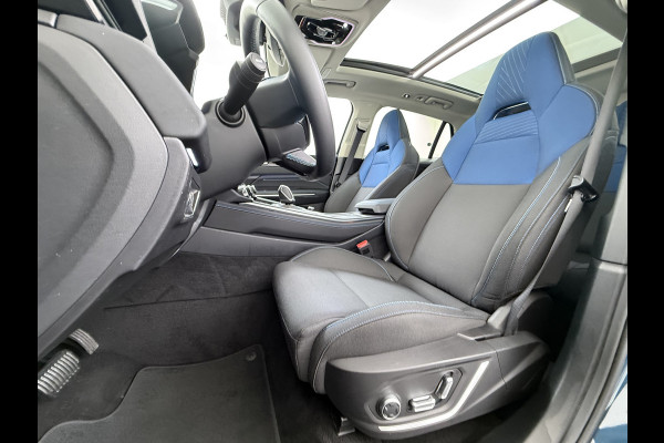 Lynk & Co 01 1.5T PHEV AUT-7 261pk Pano-Schuifdak Lmv 20" 360°Camera Apple Carplay Android Auto Adap.Cruise Navi Pdc Ecc Keyless Led Plug-In  Elek.Memory.Stoel File assistent Dodehoek detector Elektrisch bedienbare achterklep Rijstrooksensor Wifi Verkeersbord detectie Origineel Nederlandse Auto