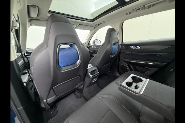 Lynk & Co 01 1.5T PHEV AUT-7 261pk Pano-Schuifdak Lmv 20" 360°Camera Apple Carplay Android Auto Adap.Cruise Navi Pdc Ecc Keyless Led Plug-In  Elek.Memory.Stoel File assistent Dodehoek detector Elektrisch bedienbare achterklep Rijstrooksensor Wifi Verkeersbord detectie Origineel Nederlandse Auto