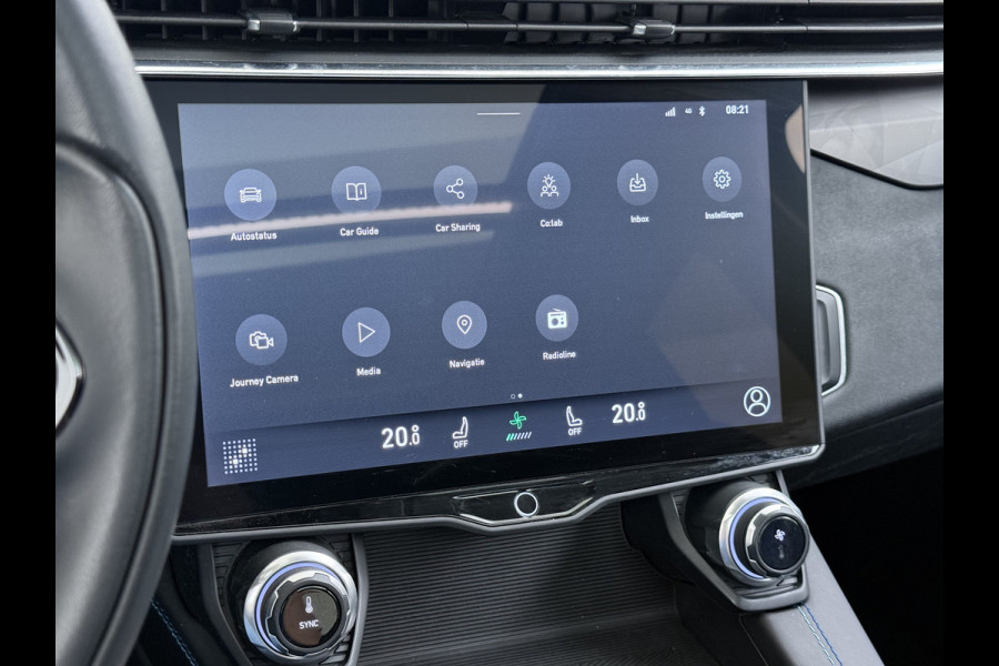 Lynk & Co 01 1.5T PHEV AUT-7 261pk Pano-Schuifdak Lmv 20" 360°Camera Apple Carplay Android Auto Adap.Cruise Navi Pdc Ecc Keyless Led Plug-In  Elek.Memory.Stoel File assistent Dodehoek detector Elektrisch bedienbare achterklep Rijstrooksensor Wifi Verkeersbord detectie Origineel Nederlandse Auto