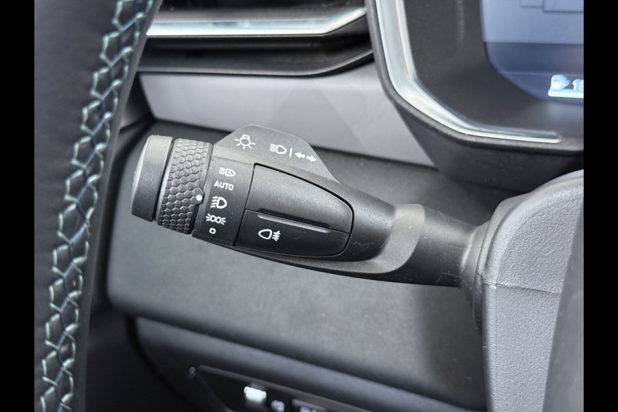 Lynk & Co 01 1.5T PHEV AUT-7 261pk Pano-Schuifdak Lmv 20" 360°Camera Apple Carplay Android Auto Adap.Cruise Navi Pdc Ecc Keyless Led Plug-In  Elek.Memory.Stoel File assistent Dodehoek detector Elektrisch bedienbare achterklep Rijstrooksensor Wifi Verkeersbord detectie Origineel Nederlandse Auto