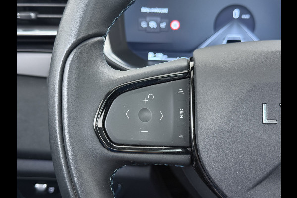 Lynk & Co 01 1.5T PHEV AUT-7 261pk Pano-Schuifdak Lmv 20" 360°Camera Apple Carplay Android Auto Adap.Cruise Navi Pdc Ecc Keyless Led Plug-In  Elek.Memory.Stoel File assistent Dodehoek detector Elektrisch bedienbare achterklep Rijstrooksensor Wifi Verkeersbord detectie Origineel Nederlandse Auto