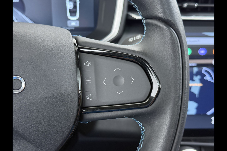 Lynk & Co 01 1.5T PHEV AUT-7 261pk Pano-Schuifdak Lmv 20" 360°Camera Apple Carplay Android Auto Adap.Cruise Navi Pdc Ecc Keyless Led Plug-In  Elek.Memory.Stoel File assistent Dodehoek detector Elektrisch bedienbare achterklep Rijstrooksensor Wifi Verkeersbord detectie Origineel Nederlandse Auto