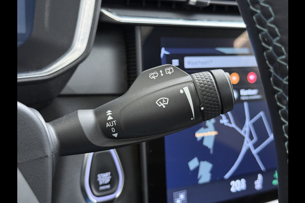 Lynk & Co 01 1.5T PHEV AUT-7 261pk Pano-Schuifdak Lmv 20" 360°Camera Apple Carplay Android Auto Adap.Cruise Navi Pdc Ecc Keyless Led Plug-In  Elek.Memory.Stoel File assistent Dodehoek detector Elektrisch bedienbare achterklep Rijstrooksensor Wifi Verkeersbord detectie Origineel Nederlandse Auto