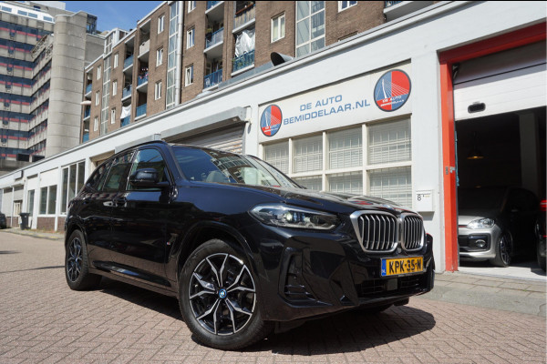BMW X3 xDrive30e High Executive M-SPORT | Trekhaak | Panoramadak | Adaptive + Lane | BTW auto | Apple Carplay |