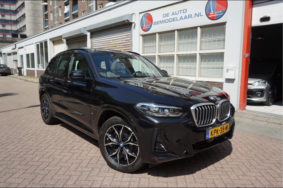 BMW X3 xDrive30e High Executive M-SPORT | Trekhaak | Panoramadak | Adaptive + Lane | BTW auto | Apple Carplay |