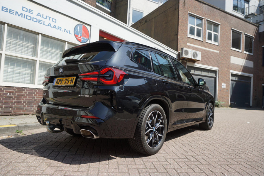 BMW X3 xDrive30e High Executive M-SPORT | Trekhaak | Panoramadak | Adaptive + Lane | BTW auto | Apple Carplay |