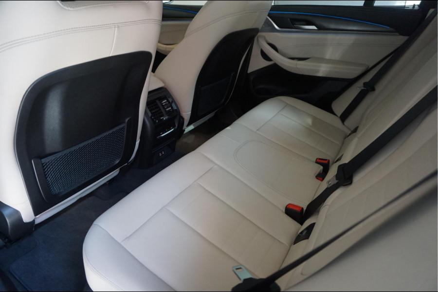 BMW X3 xDrive30e High Executive M-SPORT | Trekhaak | Panoramadak | Adaptive + Lane | BTW auto | Apple Carplay |