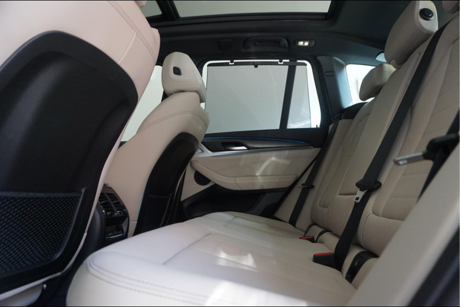 BMW X3 xDrive30e High Executive M-SPORT | Trekhaak | Panoramadak | Adaptive + Lane | BTW auto | Apple Carplay |