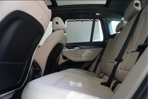 BMW X3 xDrive30e High Executive M-SPORT | Trekhaak | Panoramadak | Adaptive + Lane | BTW auto | Apple Carplay |