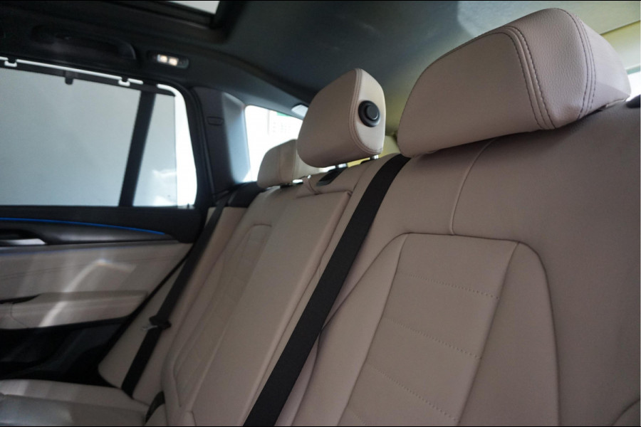 BMW X3 xDrive30e High Executive M-SPORT | Trekhaak | Panoramadak | Adaptive + Lane | BTW auto | Apple Carplay |