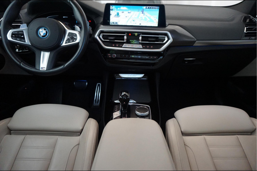 BMW X3 xDrive30e High Executive M-SPORT | Trekhaak | Panoramadak | Adaptive + Lane | BTW auto | Apple Carplay |