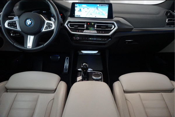 BMW X3 xDrive30e High Executive M-SPORT | Trekhaak | Panoramadak | Adaptive + Lane | BTW auto | Apple Carplay |