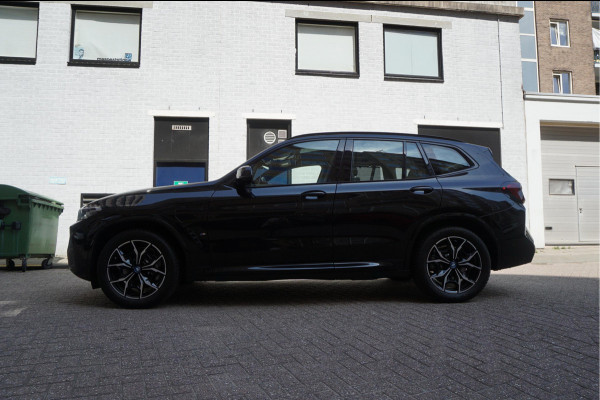 BMW X3 xDrive30e High Executive M-SPORT | Trekhaak | Panoramadak | Adaptive + Lane | BTW auto | Apple Carplay |