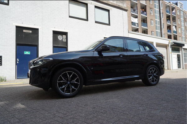 BMW X3 xDrive30e High Executive M-SPORT | Trekhaak | Panoramadak | Adaptive + Lane | BTW auto | Apple Carplay |
