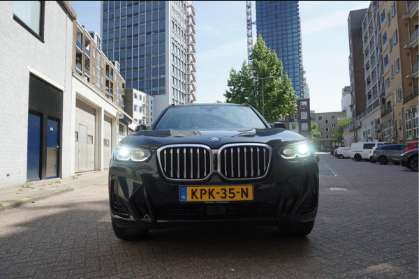 BMW X3 xDrive30e High Executive M-SPORT | Trekhaak | Panoramadak | Adaptive + Lane | BTW auto | Apple Carplay |