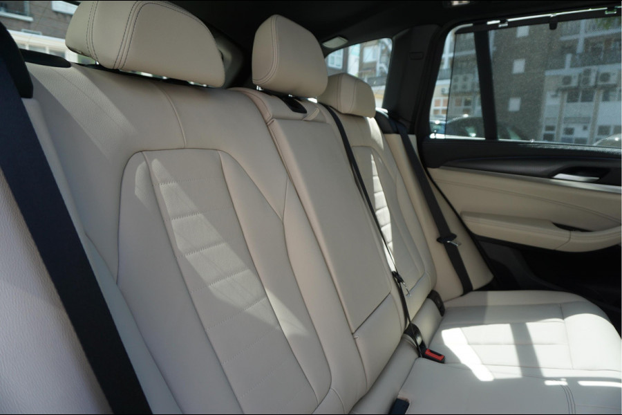 BMW X3 xDrive30e High Executive M-SPORT | Trekhaak | Panoramadak | Adaptive + Lane | BTW auto | Apple Carplay |