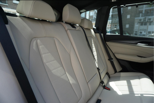 BMW X3 xDrive30e High Executive M-SPORT | Trekhaak | Panoramadak | Adaptive + Lane | BTW auto | Apple Carplay |