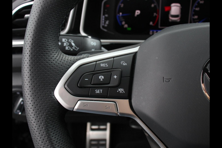 Volkswagen T-Roc 1.5 eTsi R-Line Edition Automaat Navigatie Apple Carplay/Android Auto Camera Parkeersensoren Adaptive Cruise Control Stoelverwarming Virtual Cockpit Elektrische achterklep Getinte ramen Climate Control