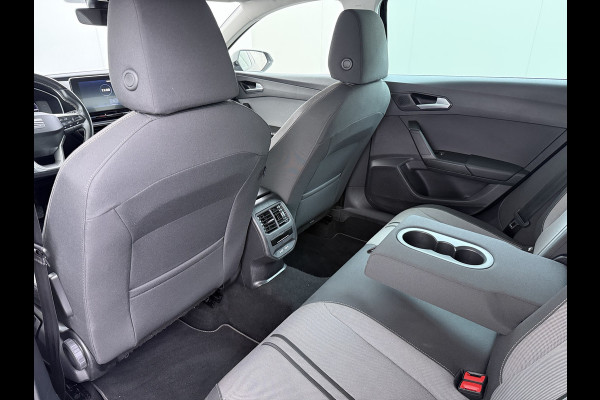 Seat Leon Sportstourer 1.5T 131PK Adap.Cruise Trekhaak Camera Navi Apple Carplay Android Pdc 3-Zone Ecc Style Business Intense Lmv Led Bluetooth Keyless Isofix 1.400KG Trekgewicht Rijstrooksensor 1e Eigenaar Dealeronderhouden Origineel Nederlandse Auto