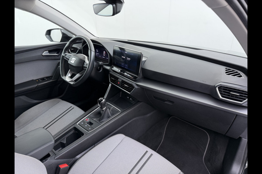 Seat Leon Sportstourer 1.5T 131PK Adap.Cruise Trekhaak Camera Navi Apple Carplay Android Pdc 3-Zone Ecc Style Business Intense Lmv Led Bluetooth Keyless Isofix 1.400KG Trekgewicht Rijstrooksensor 1e Eigenaar Dealeronderhouden Origineel Nederlandse Auto