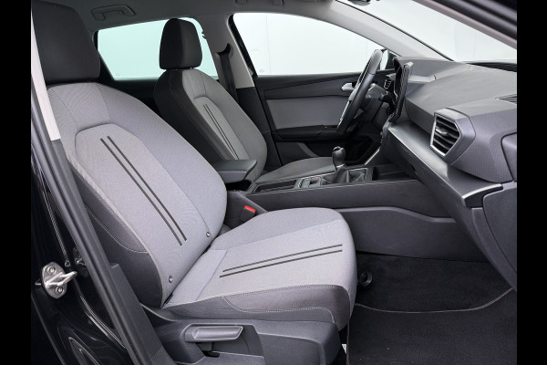 Seat Leon Sportstourer 1.5T 131PK Adap.Cruise Trekhaak Camera Navi Apple Carplay Android Pdc 3-Zone Ecc Style Business Intense Lmv Led Bluetooth Keyless Isofix 1.400KG Trekgewicht Rijstrooksensor 1e Eigenaar Dealeronderhouden Origineel Nederlandse Auto
