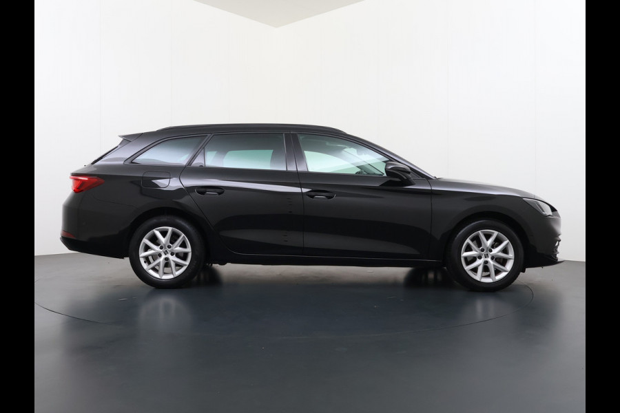 Seat Leon Sportstourer 1.5T 131PK Adap.Cruise Trekhaak Camera Navi Apple Carplay Android Pdc 3-Zone Ecc Style Business Intense Lmv Led Bluetooth Keyless Isofix 1.400KG Trekgewicht Rijstrooksensor 1e Eigenaar Dealeronderhouden Origineel Nederlandse Auto
