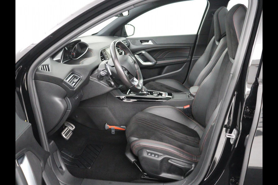 Peugeot 308 1.2 PureTech Blue Lease GT Panoramadak | 360 camera | Adaptive cruise | Carplay | Navigatie | DAB+ | Dodehoek herkenning | Sfeerverlichting | Climate control | Stoelverwarming