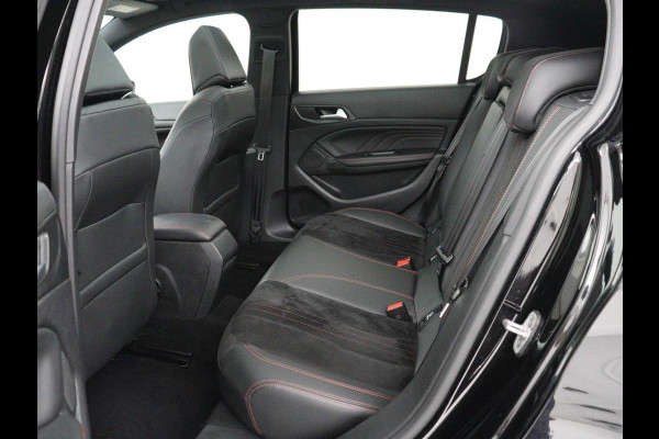 Peugeot 308 1.2 PureTech Blue Lease GT Panoramadak | 360 camera | Adaptive cruise | Carplay | Navigatie | DAB+ | Dodehoek herkenning | Sfeerverlichting | Climate control | Stoelverwarming