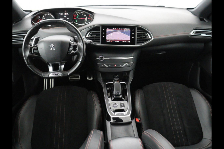Peugeot 308 1.2 PureTech Blue Lease GT Panoramadak | 360 camera | Adaptive cruise | Carplay | Navigatie | DAB+ | Dodehoek herkenning | Sfeerverlichting | Climate control | Stoelverwarming