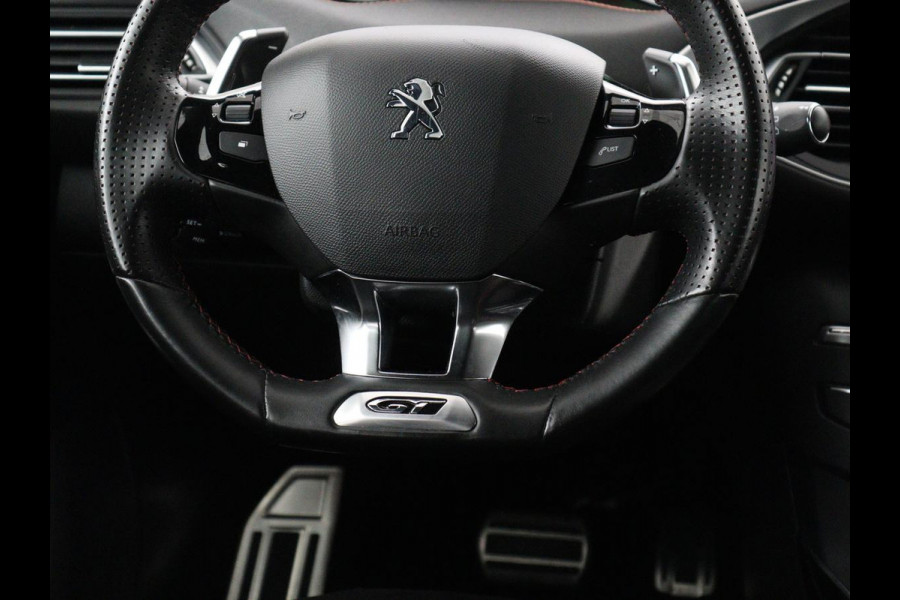 Peugeot 308 1.2 PureTech Blue Lease GT Panoramadak | 360 camera | Adaptive cruise | Carplay | Navigatie | DAB+ | Dodehoek herkenning | Sfeerverlichting | Climate control | Stoelverwarming