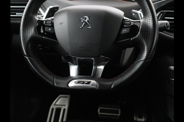 Peugeot 308 1.2 PureTech Blue Lease GT Panoramadak | 360 camera | Adaptive cruise | Carplay | Navigatie | DAB+ | Dodehoek herkenning | Sfeerverlichting | Climate control | Stoelverwarming
