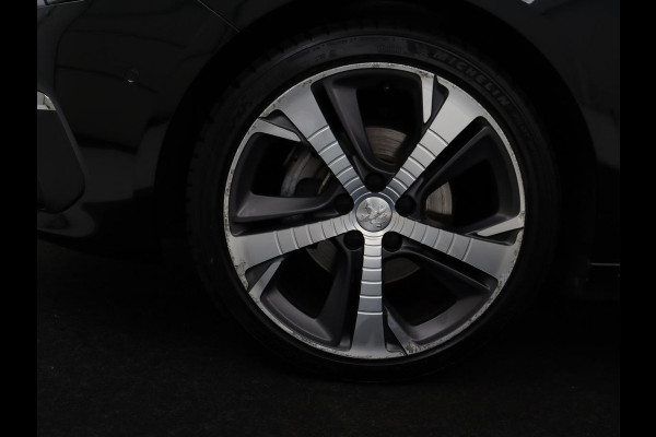 Peugeot 308 1.2 PureTech Blue Lease GT Panoramadak | 360 camera | Adaptive cruise | Carplay | Navigatie | DAB+ | Dodehoek herkenning | Sfeerverlichting | Climate control | Stoelverwarming