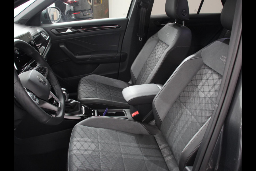 Volkswagen T-Roc 1.5 eTsi R-Line Edition Automaat Navigatie Apple Carplay/Android Auto Camera Parkeersensoren Adaptive Cruise Control Stoelverwarming Virtual Cockpit Elektrische achterklep Getinte ramen Climate Control