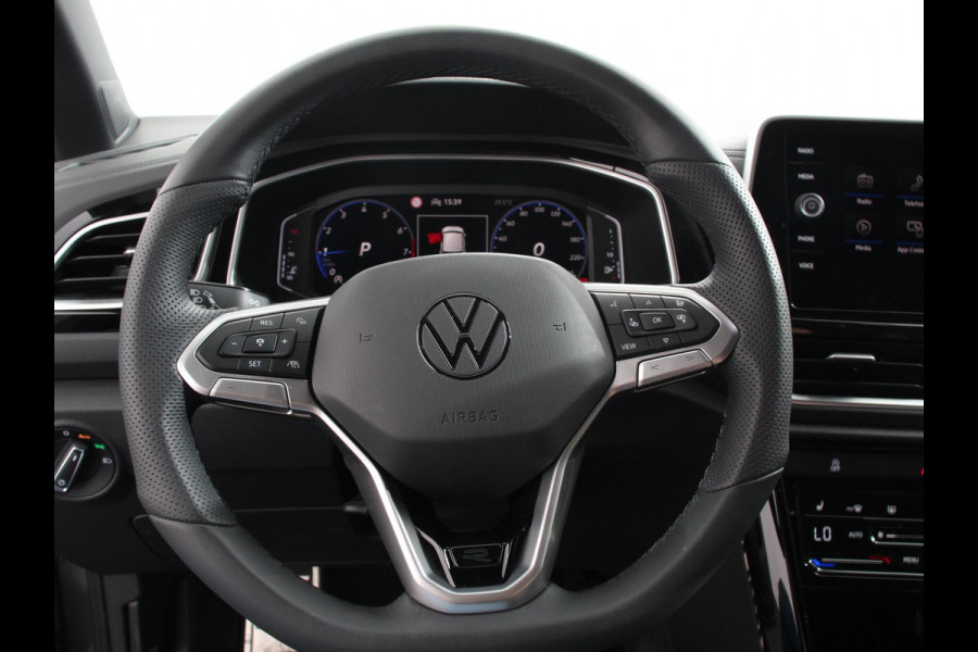 Volkswagen T-Roc 1.5 eTsi R-Line Edition Automaat Navigatie Apple Carplay/Android Auto Camera Parkeersensoren Adaptive Cruise Control Stoelverwarming Virtual Cockpit Elektrische achterklep Getinte ramen Climate Control