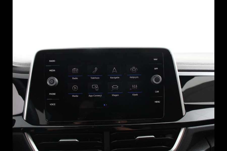 Volkswagen T-Roc 1.5 eTsi R-Line Edition Automaat Navigatie Apple Carplay/Android Auto Camera Parkeersensoren Adaptive Cruise Control Stoelverwarming Virtual Cockpit Elektrische achterklep Getinte ramen Climate Control