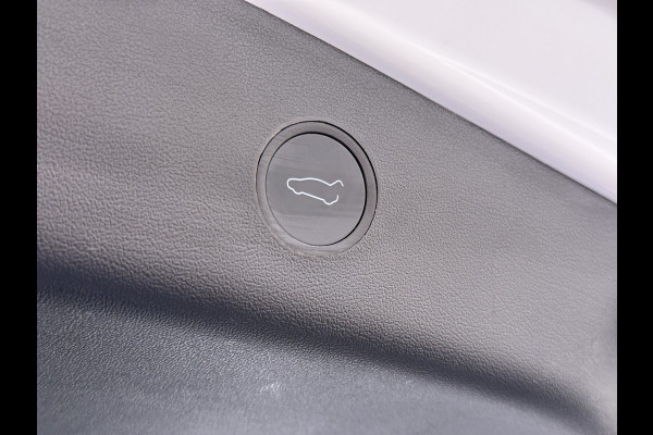 Tesla Model 3 Standard RWD Plus SOH 91% Warmtepomp Trekhaak LFP Accu Panoramadak Navi Camera's Leder Memory Stuur+Stoelverwarming Traffic-Aware Cruise Control AMD Ryzen™ Elek.Achterklep Led 1.000KG Trekgewicht Origineel Nederlandse Auto
