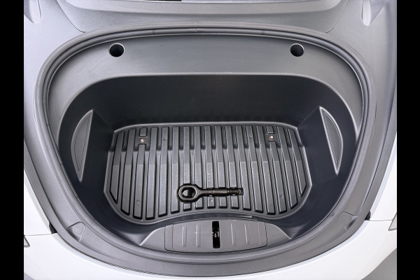 Tesla Model 3 Standard RWD Plus SOH 91% Warmtepomp Trekhaak LFP Accu Panoramadak Navi Camera's Leder Memory Stuur+Stoelverwarming Traffic-Aware Cruise Control AMD Ryzen™ Elek.Achterklep Led 1.000KG Trekgewicht Origineel Nederlandse Auto