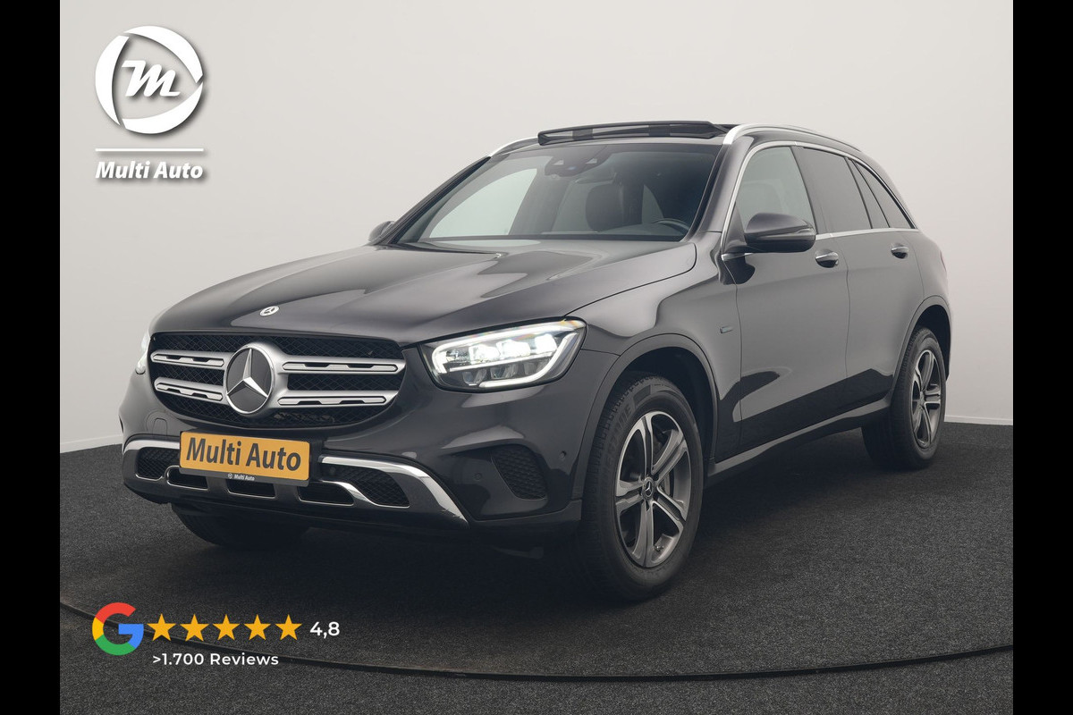 Mercedes-Benz GLC 300e 4MATIC Business Solution AMG PHEV 313pk Dealer O.H. | Panodak | Head Up | Camera | Alcantara Sportstoelen Verwarmd | Sfeerverlichting | Keyless | Blis | Apple Carplay | Cruise Control | Navigatie | DAB | Plug In Hybrid |
