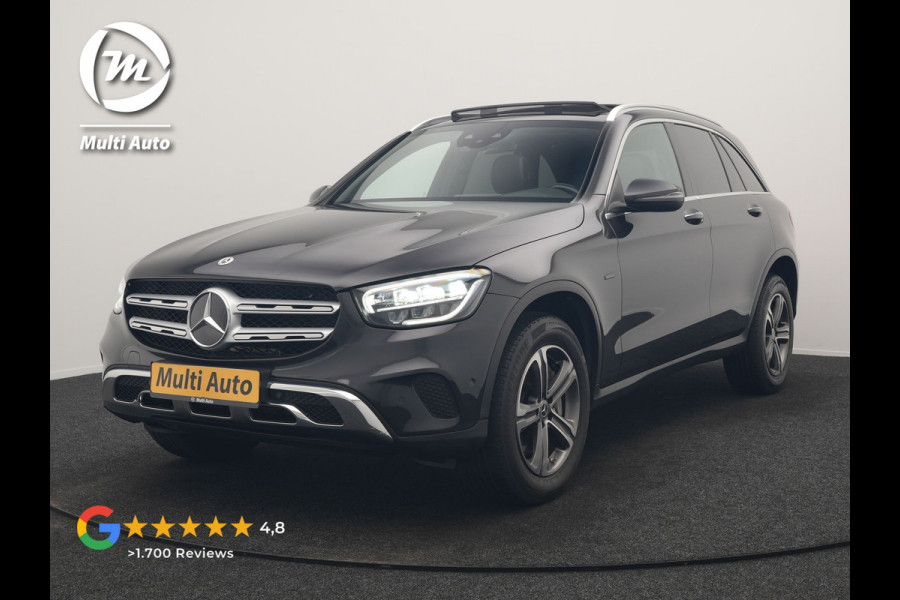 Mercedes-Benz GLC 300e 4MATIC Business Solution AMG PHEV 313pk Dealer O.H. | Panodak | Head Up | Camera | Alcantara Sportstoelen Verwarmd | Sfeerverlichting | Keyless | Blis | Apple Carplay | Cruise Control | Navigatie | DAB | Plug In Hybrid |