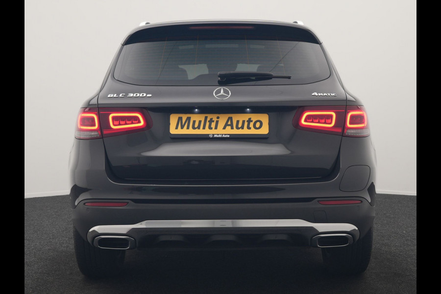 Mercedes-Benz GLC 300e 4MATIC Business Solution AMG PHEV 313pk Dealer O.H. | Panodak | Head Up | Camera | Alcantara Sportstoelen Verwarmd | Sfeerverlichting | Keyless | Blis | Apple Carplay | Cruise Control | Navigatie | DAB | Plug In Hybrid |