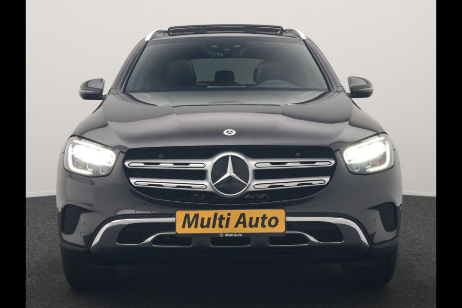 Mercedes-Benz GLC 300e 4MATIC Business Solution AMG PHEV 313pk Dealer O.H. | Panodak | Head Up | Camera | Alcantara Sportstoelen Verwarmd | Sfeerverlichting | Keyless | Blis | Apple Carplay | Cruise Control | Navigatie | DAB | Plug In Hybrid |