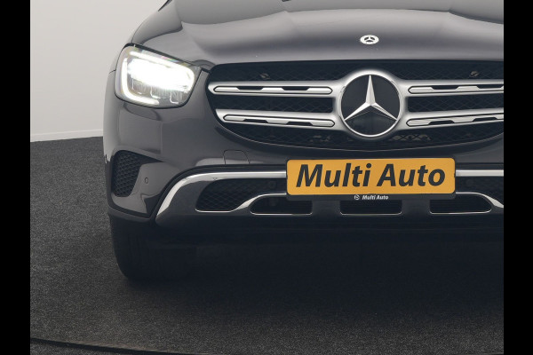 Mercedes-Benz GLC 300e 4MATIC Business Solution AMG PHEV 313pk Dealer O.H. | Panodak | Head Up | Camera | Alcantara Sportstoelen Verwarmd | Sfeerverlichting | Keyless | Blis | Apple Carplay | Cruise Control | Navigatie | DAB | Plug In Hybrid |