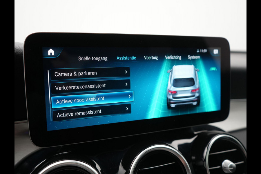 Mercedes-Benz GLC 300e 4MATIC Business Solution AMG PHEV 313pk Dealer O.H. | Panodak | Head Up | Camera | Alcantara Sportstoelen Verwarmd | Sfeerverlichting | Keyless | Blis | Apple Carplay | Cruise Control | Navigatie | DAB | Plug In Hybrid |