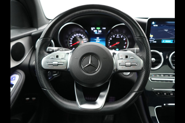 Mercedes-Benz GLC 300e 4MATIC Business Solution AMG PHEV 313pk Dealer O.H. | Panodak | Head Up | Camera | Alcantara Sportstoelen Verwarmd | Sfeerverlichting | Keyless | Blis | Apple Carplay | Cruise Control | Navigatie | DAB | Plug In Hybrid |