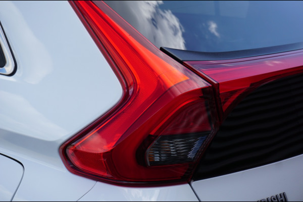 Mitsubishi Eclipse Cross 163PK First Edition AUTOM. | TREKHAAK | CAMERA | WINTERPACK