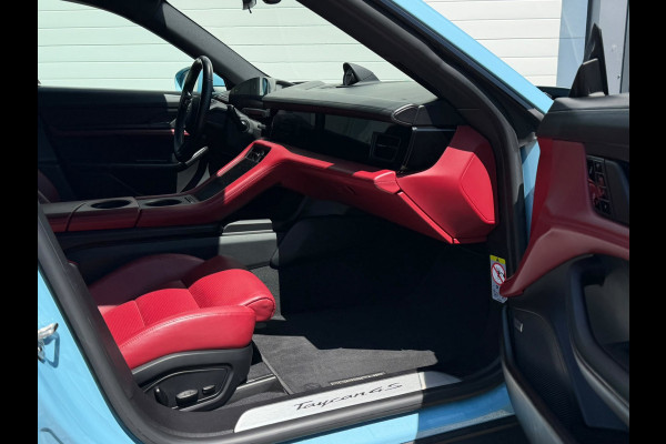 Porsche Taycan Cross Turismo 4S 93 kWh | 4 Wiel besturing | Bose | Camera | Ijsblauw Metallic | 490PK