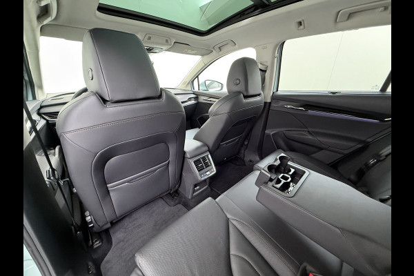 Škoda ENYAQ iV Pano.Dak Leer 20" Stuur+Stoel+Achterb.-Verwarmd 3-Zone Ecc Navi Apple Carplay Android Auto Draadloze Telefoonlader iV 60 SOH 90.6% Elek.Achterklep Privacy Glas Lmv Led Pdc Isofix DAB Lane Assist Dealeronderhouden Origineel Nederlandse Auto Zeer Compleet