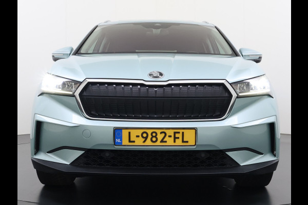 Škoda ENYAQ iV Pano.Dak Leer 20" Stuur+Stoel+Achterb.-Verwarmd 3-Zone Ecc Navi Apple Carplay Android Auto Draadloze Telefoonlader iV 60 SOH 90.6% Elek.Achterklep Privacy Glas Lmv Led Pdc Isofix DAB Lane Assist Dealeronderhouden Origineel Nederlandse Auto Zeer Compleet