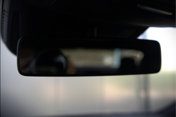 Mercedes-Benz CLA-Klasse 180 Business Solution AMG | Stoelverwarming | Parkeersensoren | Navigatie | Cruise Control | Ambiance Verlichting | Keyless | Camera | Climate Control