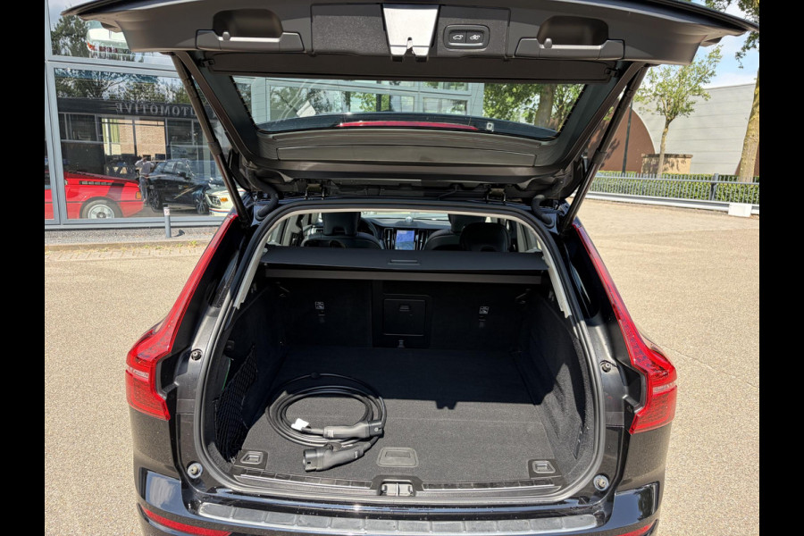 Volvo XC60 2.0 T8 Plug-in hybrid AWD Ultra Dark T8 12 MND. BOVAG GARANTIE | HEAD UP | PANORAMA DAK | ACHTERUITRIJ CAMERA | BOWERS & WILKINS | MEM. SEATS | STOEL+STUUR VERWARMING |